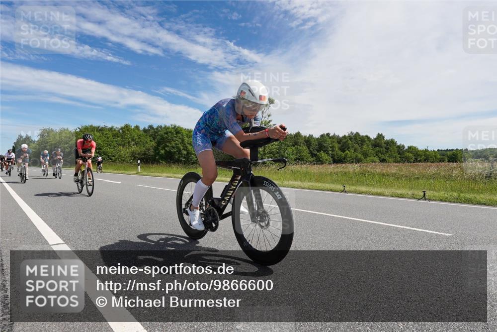 21.06.2026 - Viking Triathlon Michael Burmester http://msf.ph/oto/9866600 21.06.2026 11:30:05 Radfahren 27, 34, 45, 125, 127, 167, 188, 220, 300, 327, 333, 340, 356, 464, 519, 601, 610, 615, 646, 656, 663 meine-sportfotos.de