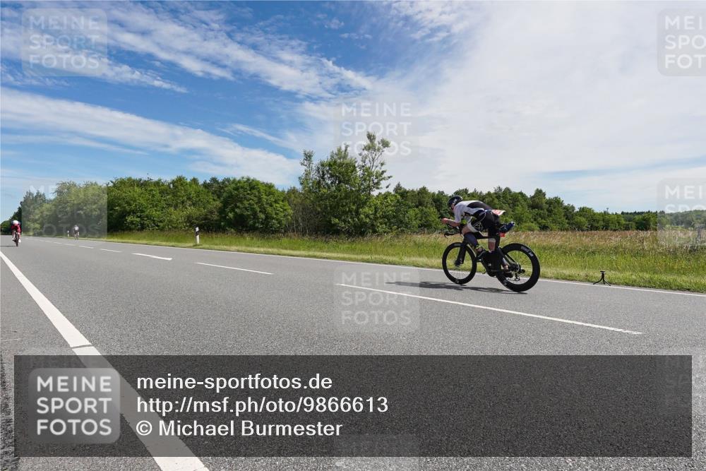 21.06.2026 - Viking Triathlon Michael Burmester http://msf.ph/oto/9866613 21.06.2026 11:30:09 Radfahren 27, 34, 45, 125, 127, 167, 188, 300, 327, 333, 340, 601, 610, 615, 646, 647, 656, 663 meine-sportfotos.de