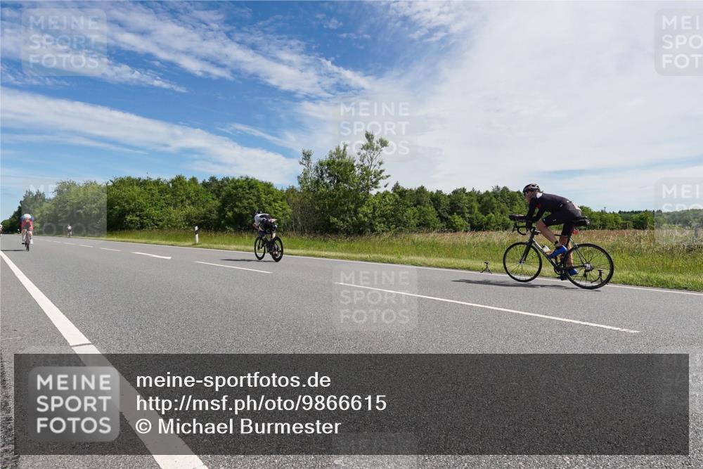 21.06.2026 - Viking Triathlon Michael Burmester http://msf.ph/oto/9866615 21.06.2026 11:30:10 Radfahren 27, 34, 45, 125, 127, 167, 188, 300, 327, 333, 340, 610, 615, 646, 647, 656, 663 meine-sportfotos.de