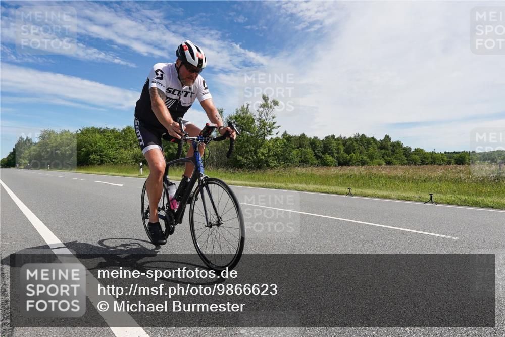 21.06.2026 - Viking Triathlon Michael Burmester http://msf.ph/oto/9866623 21.06.2026 11:30:21 Radfahren 27, 127, 333, 405, 610, 646, 647, 647 meine-sportfotos.de