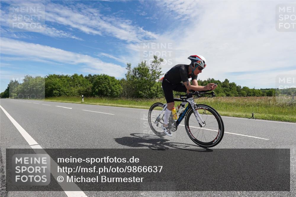 21.06.2026 - Viking Triathlon Michael Burmester http://msf.ph/oto/9866637 21.06.2026 11:30:46 Radfahren 152, 152, 296, 393, 410 meine-sportfotos.de