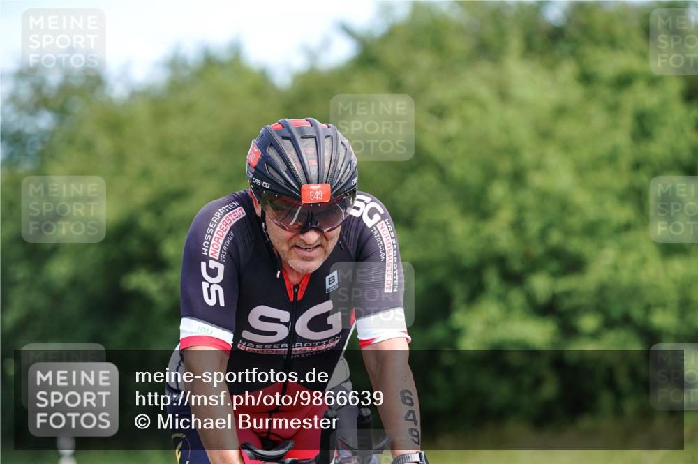21.06.2026 - Viking Triathlon Michael Burmester http://msf.ph/oto/9866639 21.06.2026 12:11:44 Radfahren 40, 141, 220, 272, 286, 413, 434, 498, 512, 567, 649 meine-sportfotos.de
