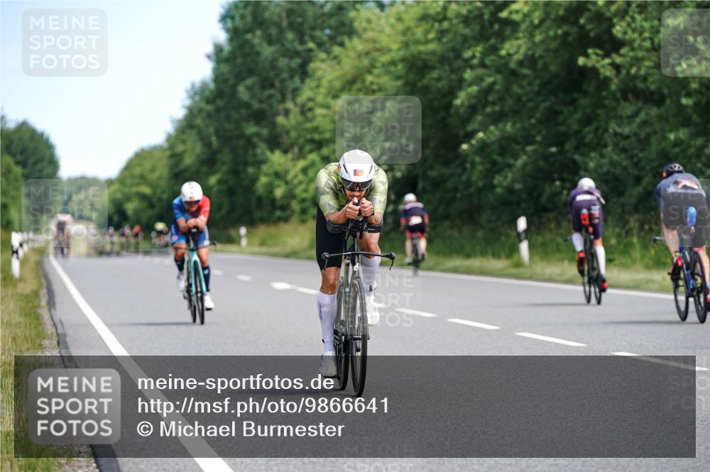 21.06.2026 - Viking Triathlon Michael Burmester http://msf.ph/oto/9866641 21.06.2026 12:11:49 Radfahren 40, 174, 220, 286, 302, 413, 434, 462, 498, 512, 649 meine-sportfotos.de