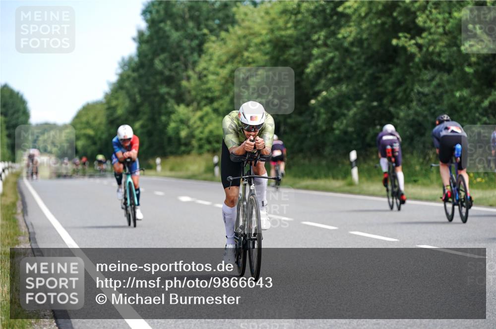 21.06.2026 - Viking Triathlon Michael Burmester http://msf.ph/oto/9866643 21.06.2026 12:11:49 Radfahren 40, 174, 220, 286, 302, 413, 434, 462, 498, 512, 649 meine-sportfotos.de