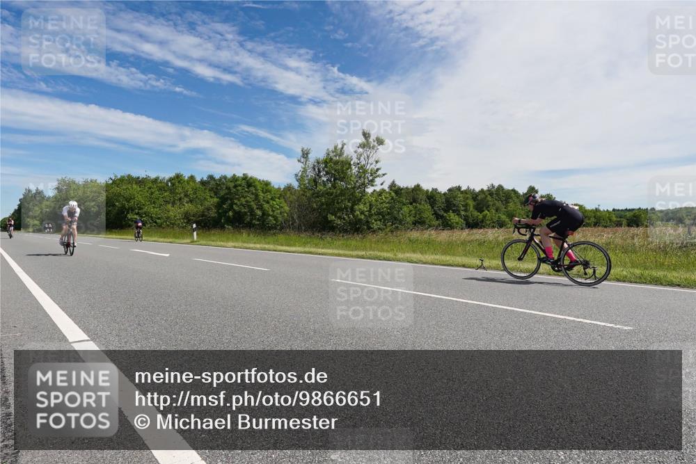 21.06.2026 - Viking Triathlon Michael Burmester http://msf.ph/oto/9866651 21.06.2026 11:30:59 Radfahren 104, 152, 393, 410, 492 meine-sportfotos.de