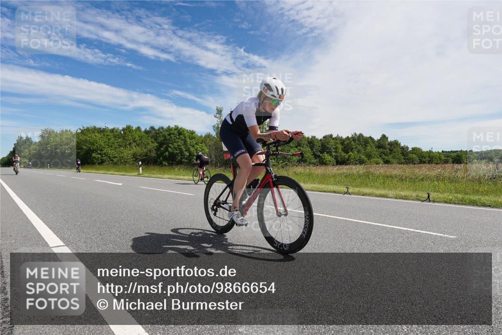 21.06.2026 - Viking Triathlon Michael Burmester http://msf.ph/oto/9866654 21.06.2026 11:31:00 Radfahren 104, 152, 393, 410, 492 meine-sportfotos.de