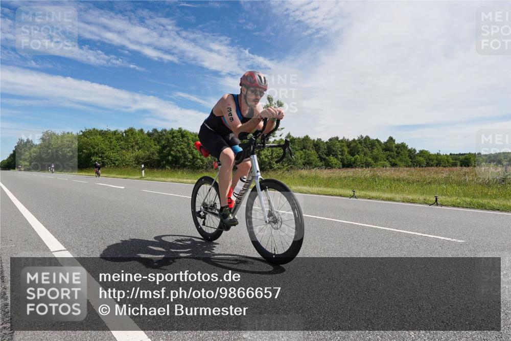 21.06.2026 - Viking Triathlon Michael Burmester http://msf.ph/oto/9866657 21.06.2026 11:31:03 Radfahren 104, 152, 393, 410, 489, 492 meine-sportfotos.de