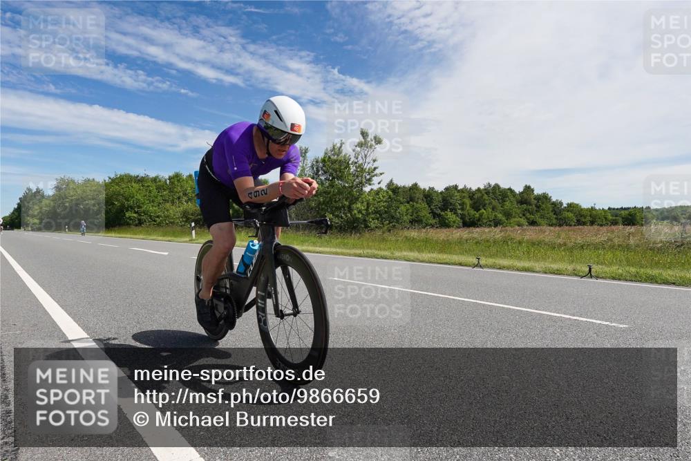 21.06.2026 - Viking Triathlon Michael Burmester http://msf.ph/oto/9866659 21.06.2026 11:31:14 Radfahren 62, 489, 492, 493 meine-sportfotos.de