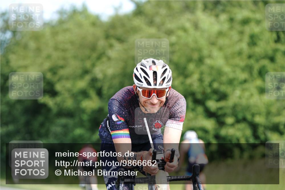21.06.2026 - Viking Triathlon Michael Burmester http://msf.ph/oto/9866662 21.06.2026 12:12:06 Radfahren 174, 241, 302, 385, 434, 434, 462, 502, 512 meine-sportfotos.de