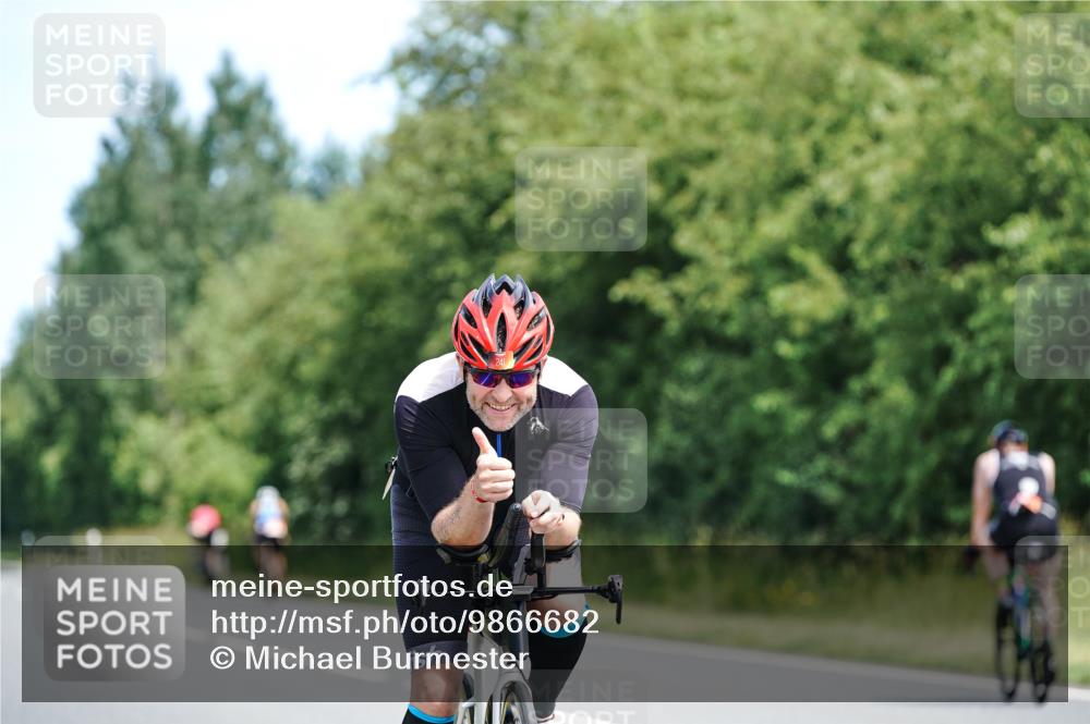 21.06.2026 - Viking Triathlon Michael Burmester http://msf.ph/oto/9866682 21.06.2026 12:12:14 Radfahren 28, 34, 150, 241, 302, 315, 327, 340, 360, 385, 434, 462, 502, 502, 663 meine-sportfotos.de
