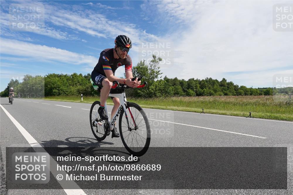 21.06.2026 - Viking Triathlon Michael Burmester http://msf.ph/oto/9866689 21.06.2026 11:31:44 Radfahren 14, 80, 88, 109, 145, 180, 195, 206, 302, 325, 334, 379, 379, 383, 446, 454, 461, 482, 500, 528, 579, 614 meine-sportfotos.de