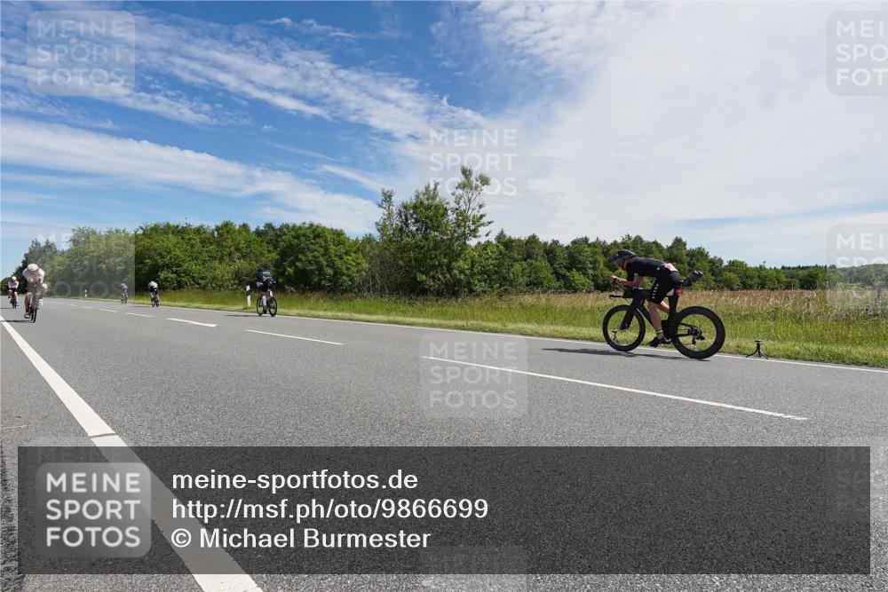 21.06.2026 - Viking Triathlon Michael Burmester http://msf.ph/oto/9866699 21.06.2026 11:32:13 Radfahren 22, 168, 193, 351, 479, 530, 542, 590 meine-sportfotos.de