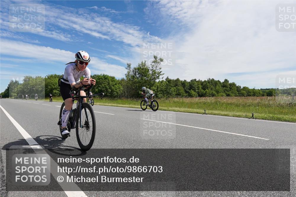 21.06.2026 - Viking Triathlon Michael Burmester http://msf.ph/oto/9866703 21.06.2026 11:32:16 Radfahren 22, 153, 168, 193, 351, 479, 511, 530, 542, 590 meine-sportfotos.de