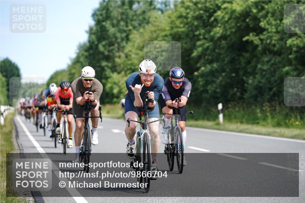 21.06.2026 - Viking Triathlon Michael Burmester http://msf.ph/oto/9866704 21.06.2026 12:12:32 Radfahren 28, 34, 45, 49, 125, 150, 168, 188, 301, 303, 315, 327, 340, 360, 485, 491, 502, 513, 553, 566, 578, 601, 663 meine-sportfotos.de