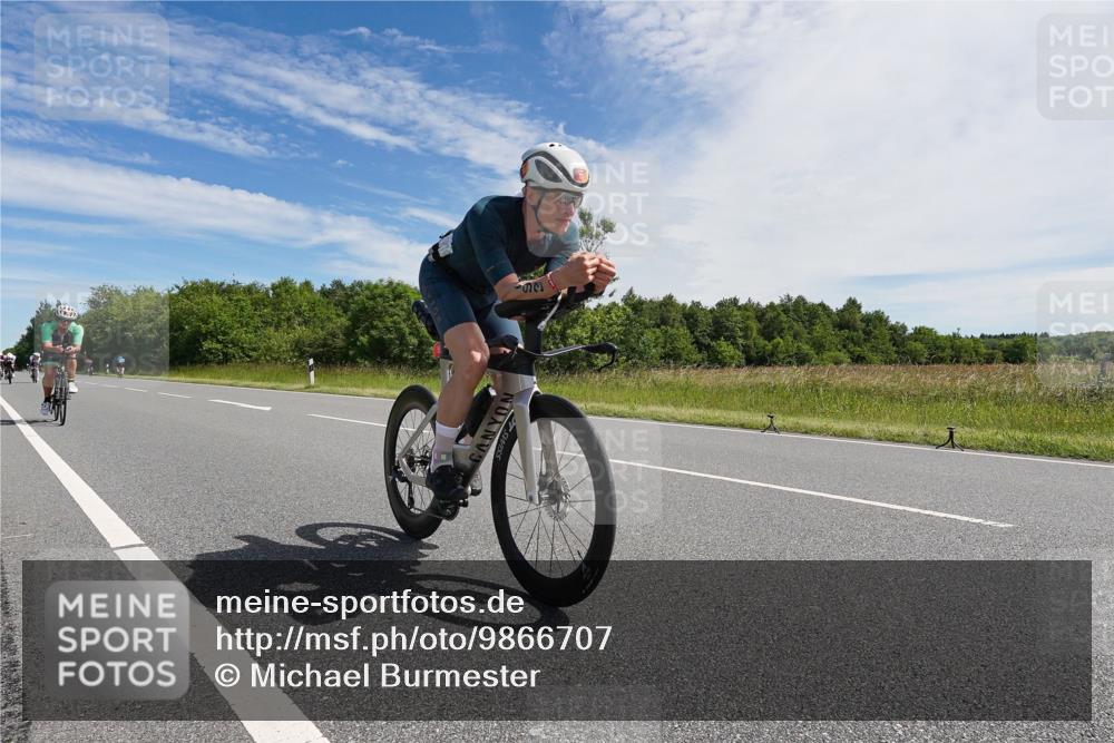 21.06.2026 - Viking Triathlon Michael Burmester http://msf.ph/oto/9866707 21.06.2026 11:32:24 Radfahren 22, 153, 168, 193, 351, 400, 479, 511, 530, 666 meine-sportfotos.de