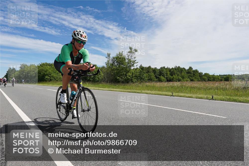 21.06.2026 - Viking Triathlon Michael Burmester http://msf.ph/oto/9866709 21.06.2026 11:32:25 Radfahren 22, 153, 168, 193, 351, 400, 479, 511, 530, 666 meine-sportfotos.de