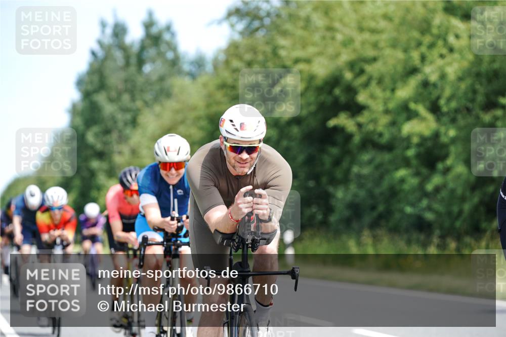 21.06.2026 - Viking Triathlon Michael Burmester http://msf.ph/oto/9866710 21.06.2026 12:12:33 Radfahren 28, 34, 45, 49, 125, 150, 168, 188, 301, 303, 315, 327, 340, 360, 485, 491, 502, 513, 553, 566, 578, 601, 663 meine-sportfotos.de