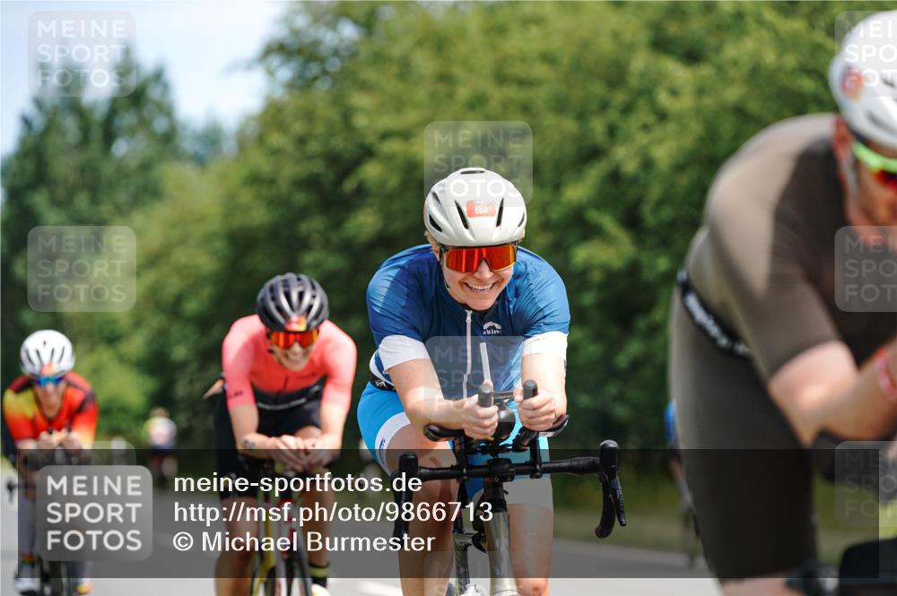 21.06.2026 - Viking Triathlon Michael Burmester http://msf.ph/oto/9866713 21.06.2026 12:12:34 Radfahren 28, 34, 45, 49, 125, 150, 168, 188, 301, 303, 315, 327, 340, 360, 485, 491, 502, 513, 553, 566, 578, 601, 663 meine-sportfotos.de