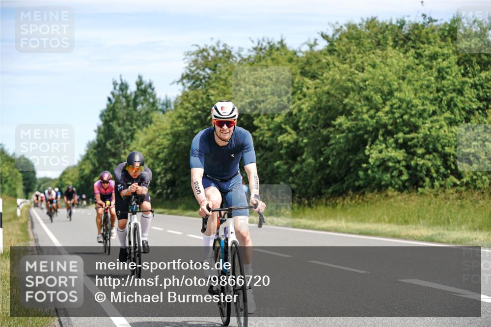 21.06.2026 - Viking Triathlon Michael Burmester http://msf.ph/oto/9866720 21.06.2026 12:12:35 Radfahren 28, 34, 45, 49, 125, 150, 168, 188, 301, 303, 315, 327, 340, 360, 485, 491, 502, 513, 553, 566, 578, 601, 663 meine-sportfotos.de