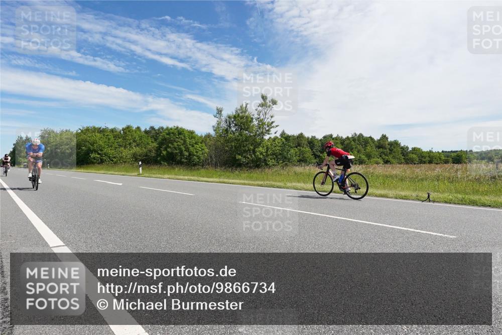21.06.2026 - Viking Triathlon Michael Burmester http://msf.ph/oto/9866734 21.06.2026 11:32:46 Radfahren 33, 71, 114, 151, 233, 248, 392, 398, 414, 415, 447, 550, 627, 627, 636, 637, 641, 666 meine-sportfotos.de