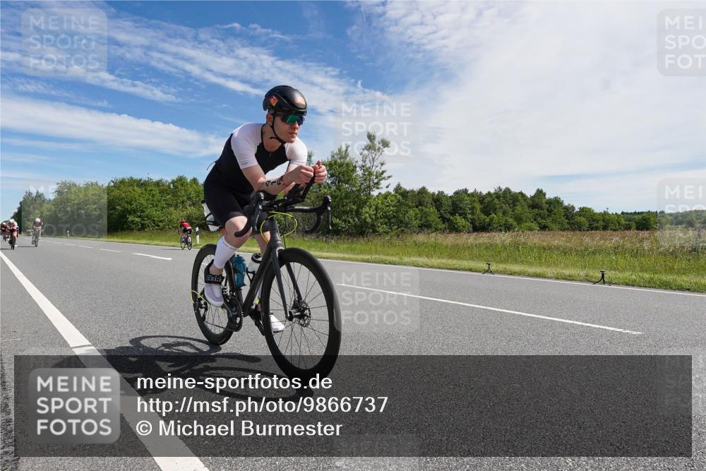 21.06.2026 - Viking Triathlon Michael Burmester http://msf.ph/oto/9866737 21.06.2026 11:32:48 Radfahren 33, 71, 114, 151, 233, 248, 392, 398, 414, 415, 447, 550, 627, 627, 636, 637, 641 meine-sportfotos.de