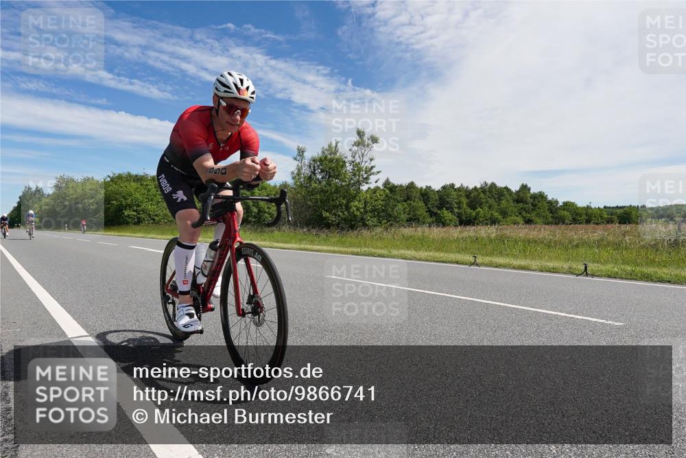 21.06.2026 - Viking Triathlon Michael Burmester http://msf.ph/oto/9866741 21.06.2026 11:32:52 Radfahren 33, 71, 107, 137, 151, 233, 243, 248, 392, 398, 414, 415, 550, 574, 627, 636, 637, 641 meine-sportfotos.de