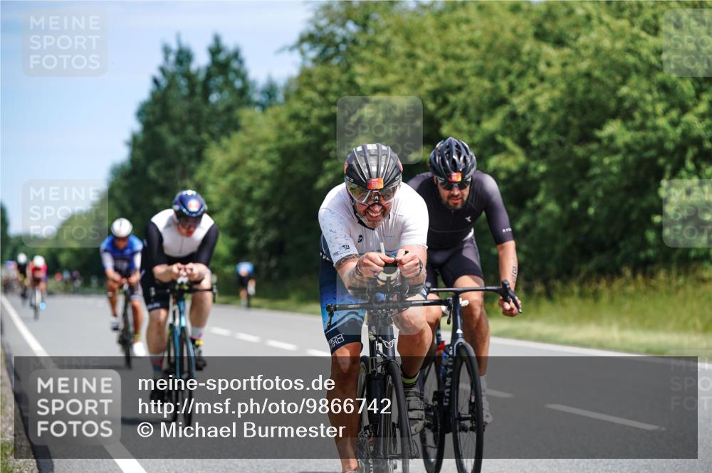 21.06.2026 - Viking Triathlon Michael Burmester http://msf.ph/oto/9866742 21.06.2026 12:12:41 Radfahren 28, 34, 45, 49, 125, 150, 168, 188, 301, 303, 327, 340, 360, 473, 485, 491, 513, 553, 566, 578, 601, 663 meine-sportfotos.de