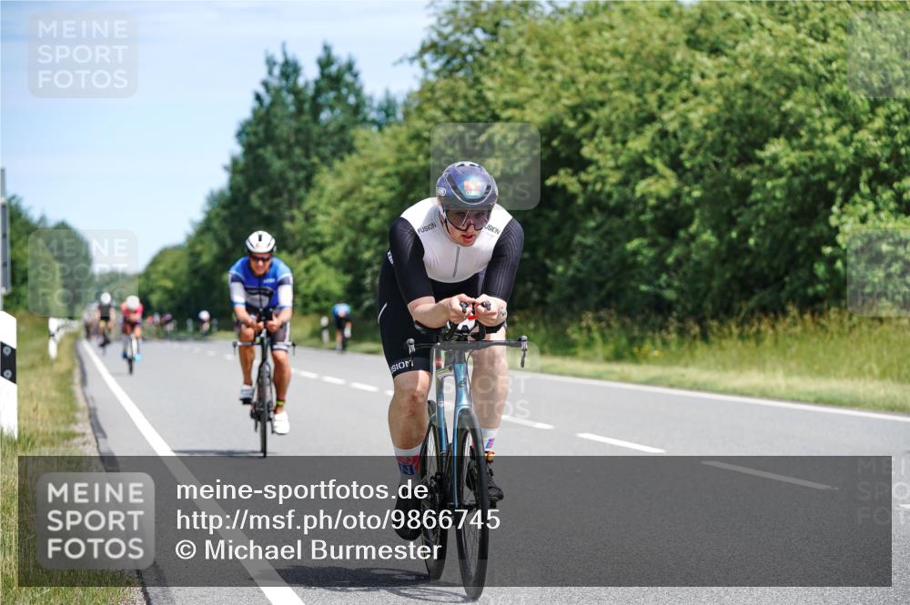 21.06.2026 - Viking Triathlon Michael Burmester http://msf.ph/oto/9866745 21.06.2026 12:12:42 Radfahren 45, 49, 125, 168, 188, 301, 303, 327, 360, 473, 485, 491, 513, 553, 566, 578, 601, 663 meine-sportfotos.de