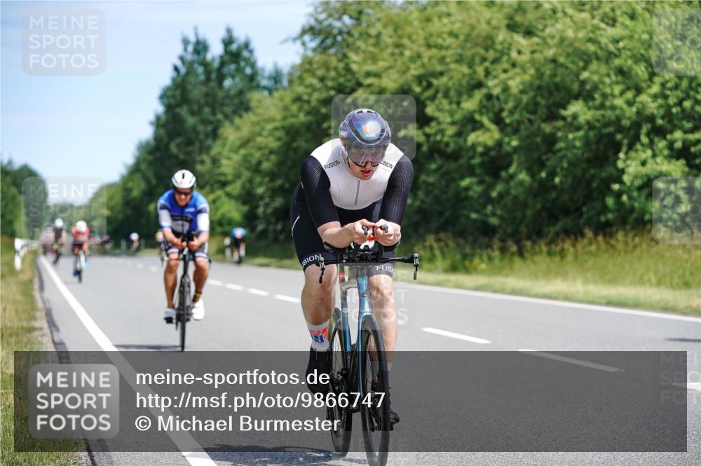 21.06.2026 - Viking Triathlon Michael Burmester http://msf.ph/oto/9866747 21.06.2026 12:12:42 Radfahren 45, 49, 125, 168, 188, 301, 303, 327, 360, 473, 485, 491, 513, 553, 566, 578, 601, 663 meine-sportfotos.de