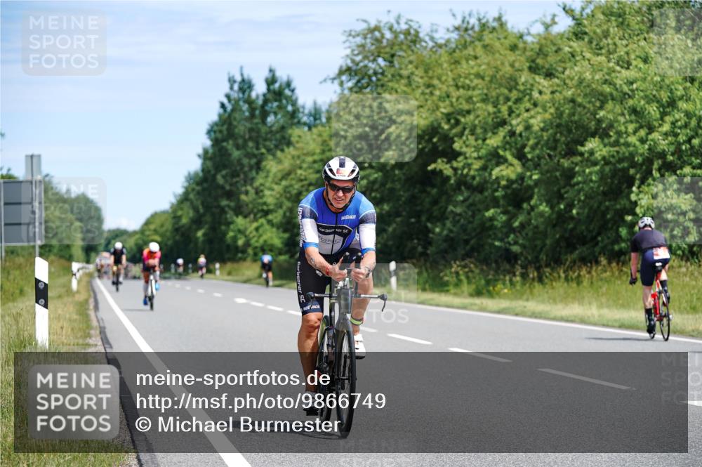 21.06.2026 - Viking Triathlon Michael Burmester http://msf.ph/oto/9866749 21.06.2026 12:12:43 Radfahren 45, 49, 125, 168, 188, 301, 303, 473, 485, 491, 513, 553, 566, 578, 601 meine-sportfotos.de