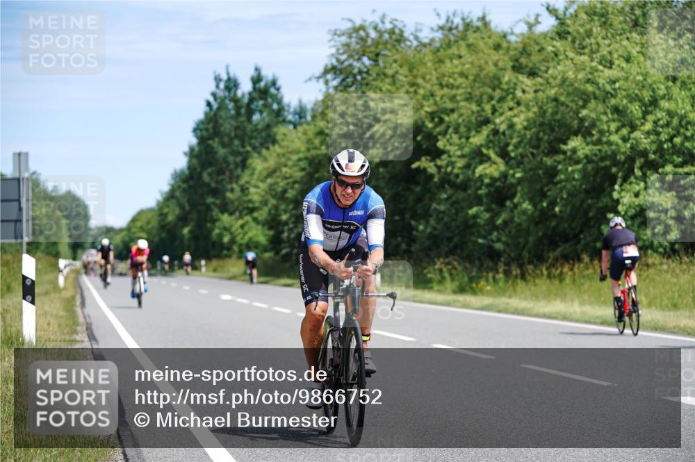 21.06.2026 - Viking Triathlon Michael Burmester http://msf.ph/oto/9866752 21.06.2026 12:12:43 Radfahren 45, 49, 125, 168, 188, 301, 303, 473, 485, 491, 513, 553, 566, 578, 601 meine-sportfotos.de