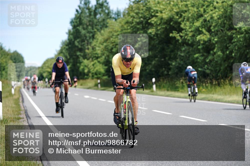 21.06.2026 - Viking Triathlon Michael Burmester http://msf.ph/oto/9866782 21.06.2026 12:13:11 Radfahren 1, 4, 14, 18, 18, 92, 107, 117, 122, 131, 151, 175, 207, 296, 346, 376, 432, 450, 486, 487, 506, 559, 574, 637, 664 meine-sportfotos.de