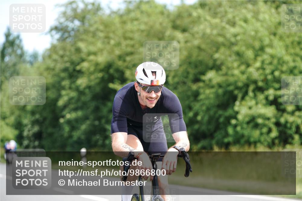 21.06.2026 - Viking Triathlon Michael Burmester http://msf.ph/oto/9866800 21.06.2026 12:13:17 Radfahren 1, 4, 14, 18, 18, 70, 92, 107, 117, 122, 131, 151, 175, 207, 296, 346, 376, 414, 432, 450, 486, 487, 506, 559, 574, 637, 664 meine-sportfotos.de