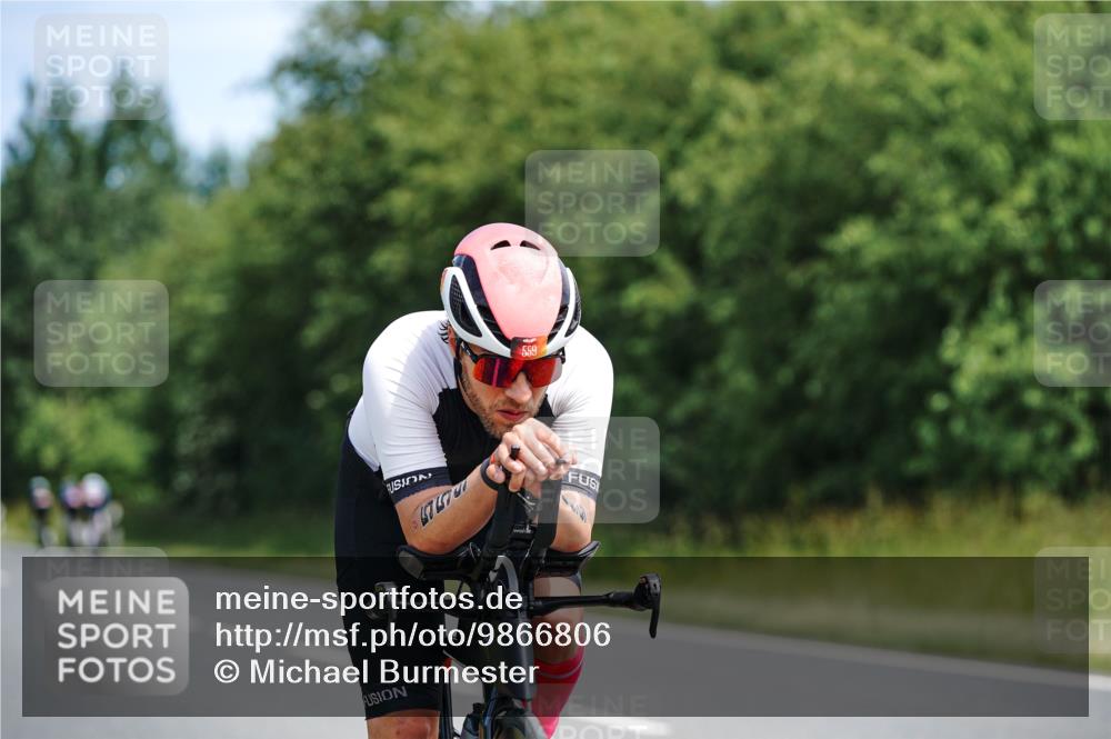 21.06.2026 - Viking Triathlon Michael Burmester http://msf.ph/oto/9866806 21.06.2026 12:13:18 Radfahren 1, 4, 14, 18, 18, 33, 70, 92, 107, 117, 122, 131, 151, 175, 207, 296, 376, 414, 432, 450, 486, 487, 506, 559, 574, 637, 664 meine-sportfotos.de