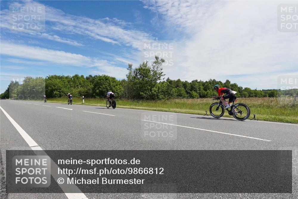 21.06.2026 - Viking Triathlon Michael Burmester http://msf.ph/oto/9866812 21.06.2026 11:34:12 Radfahren 28, 49, 143, 234, 360, 394, 430, 466, 501 meine-sportfotos.de