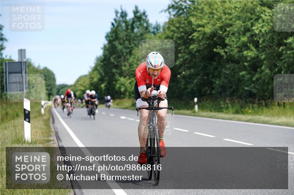 21.06.2026 - Viking Triathlon Michael Burmester http://msf.ph/oto/9866816 21.06.2026 12:13:22 Radfahren 1, 4, 14, 18, 18, 33, 70, 92, 107, 117, 131, 151, 156, 175, 207, 296, 376, 414, 486, 487, 506, 559, 574, 637, 664 meine-sportfotos.de