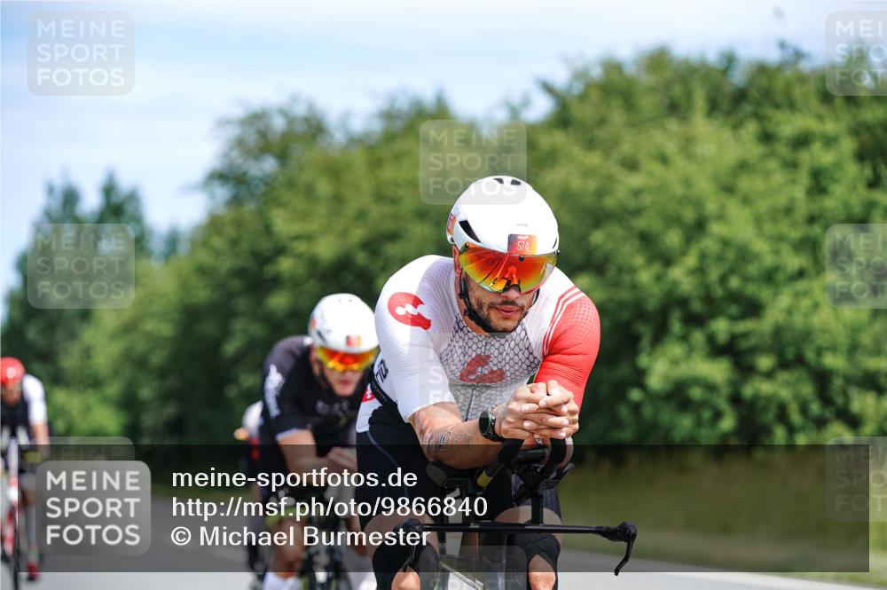 21.06.2026 - Viking Triathlon Michael Burmester http://msf.ph/oto/9866840 21.06.2026 12:13:27 Radfahren 1, 4, 18, 18, 33, 70, 92, 107, 117, 151, 156, 175, 207, 254, 296, 393, 414, 486, 487, 506, 559, 574, 637 meine-sportfotos.de
