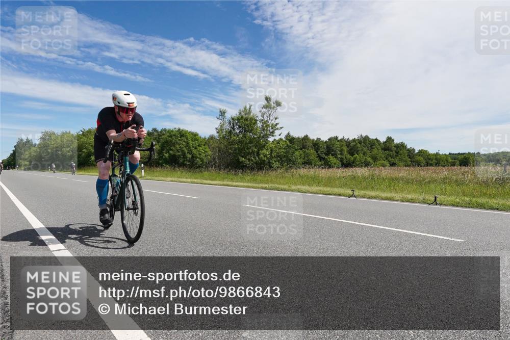 21.06.2026 - Viking Triathlon Michael Burmester http://msf.ph/oto/9866843 21.06.2026 11:35:09 Radfahren 9, 217, 231, 278, 278, 345 meine-sportfotos.de