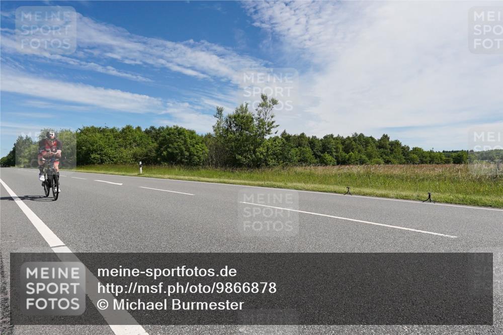 21.06.2026 - Viking Triathlon Michael Burmester http://msf.ph/oto/9866878 21.06.2026 11:35:28 Radfahren 213, 278, 279, 318, 363, 458, 662 meine-sportfotos.de