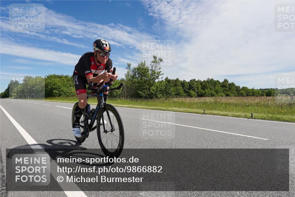 21.06.2026 - Viking Triathlon Michael Burmester http://msf.ph/oto/9866882 21.06.2026 11:35:28 Radfahren 213, 278, 279, 318, 363, 458, 662 meine-sportfotos.de