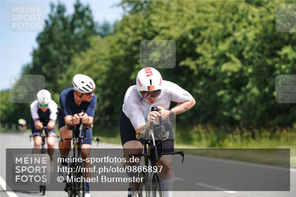 21.06.2026 - Viking Triathlon Michael Burmester http://msf.ph/oto/9866897 21.06.2026 12:13:48 Radfahren 156, 254, 254, 393, 449, 482, 489, 515, 629, 641, 653 meine-sportfotos.de