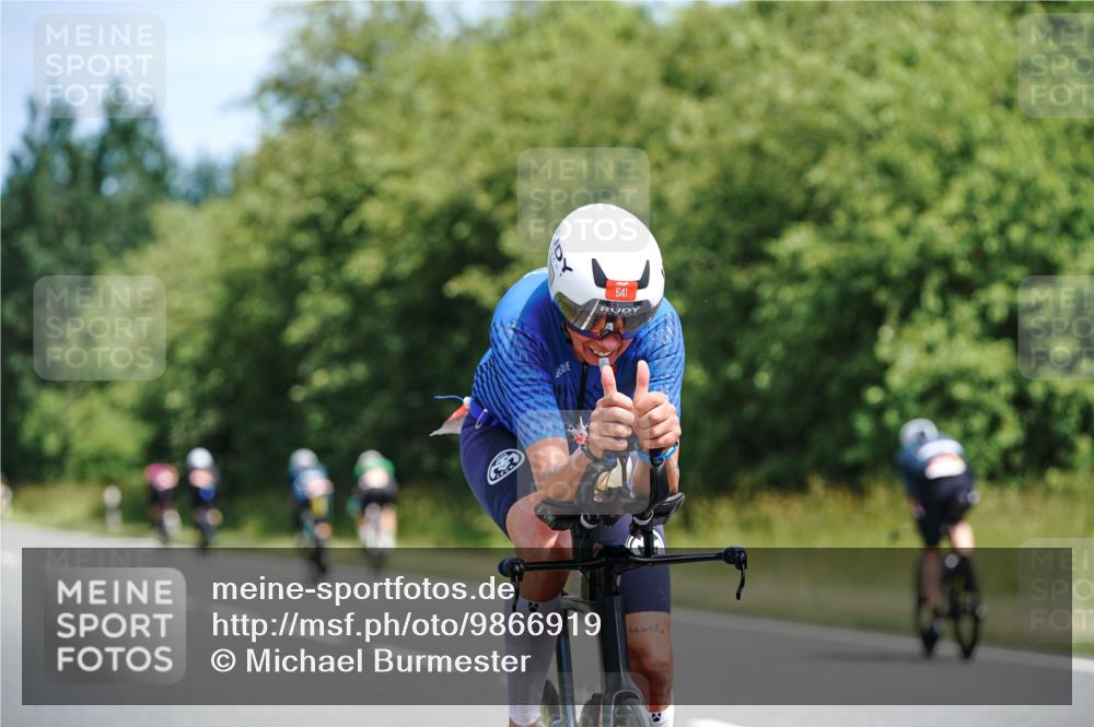 21.06.2026 - Viking Triathlon Michael Burmester http://msf.ph/oto/9866919 21.06.2026 12:13:58 Radfahren 61, 93, 254, 449, 489, 515, 564, 629, 641, 653 meine-sportfotos.de
