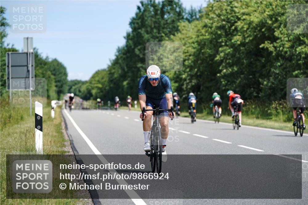 21.06.2026 - Viking Triathlon Michael Burmester http://msf.ph/oto/9866924 21.06.2026 12:14:00 Radfahren 61, 93, 254, 449, 515, 564, 629, 641, 653 meine-sportfotos.de