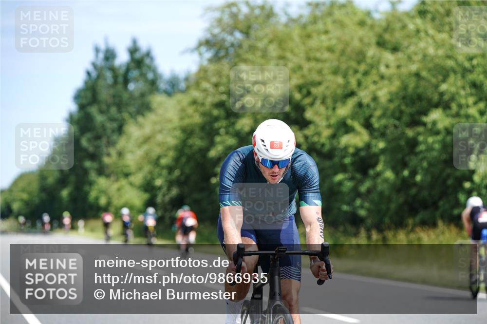 21.06.2026 - Viking Triathlon Michael Burmester http://msf.ph/oto/9866935 21.06.2026 12:14:01 Radfahren 61, 93, 254, 449, 515, 564, 629, 641, 653 meine-sportfotos.de