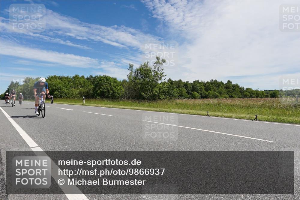21.06.2026 - Viking Triathlon Michael Burmester http://msf.ph/oto/9866937 21.06.2026 11:35:49 Radfahren 147, 179, 183, 209, 221, 262, 324, 354, 436, 448, 449, 470, 505, 533, 650, 662 meine-sportfotos.de