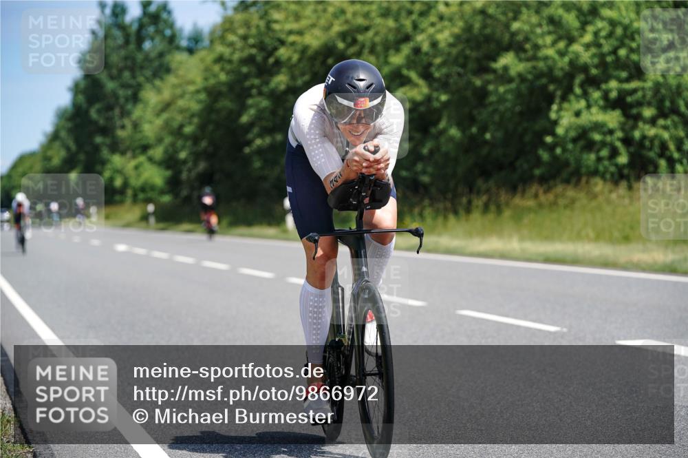 21.06.2026 - Viking Triathlon Michael Burmester http://msf.ph/oto/9866972 21.06.2026 12:15:06 Radfahren 69, 85, 88, 152, 182, 274, 297, 297, 342, 351, 403, 492, 493, 497, 614 meine-sportfotos.de