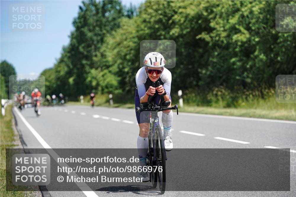 21.06.2026 - Viking Triathlon Michael Burmester http://msf.ph/oto/9866976 21.06.2026 12:15:11 Radfahren 69, 85, 88, 152, 274, 297, 297, 342, 351, 403, 430, 493, 497, 614, 614 meine-sportfotos.de