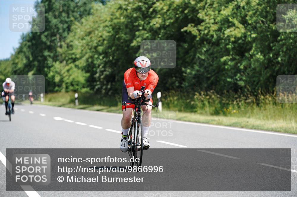 21.06.2026 - Viking Triathlon Michael Burmester http://msf.ph/oto/9866996 21.06.2026 12:15:16 Radfahren 59, 69, 85, 88, 135, 152, 274, 297, 351, 403, 430, 497, 614, 614 meine-sportfotos.de
