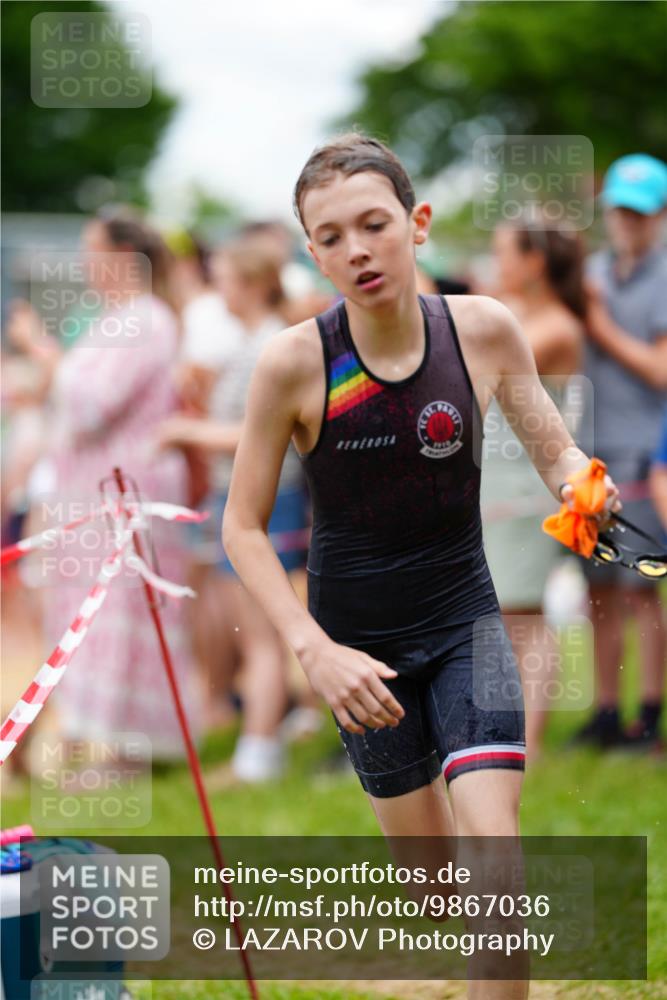 21.06.2026 - 29. Vierlanden-Triathlon LAZAROV Photography http://msf.ph/oto/9867036 21.06.2026 14:37:18 Schwimmen 1230, 1257, 1269, 1276 meine-sportfotos.de