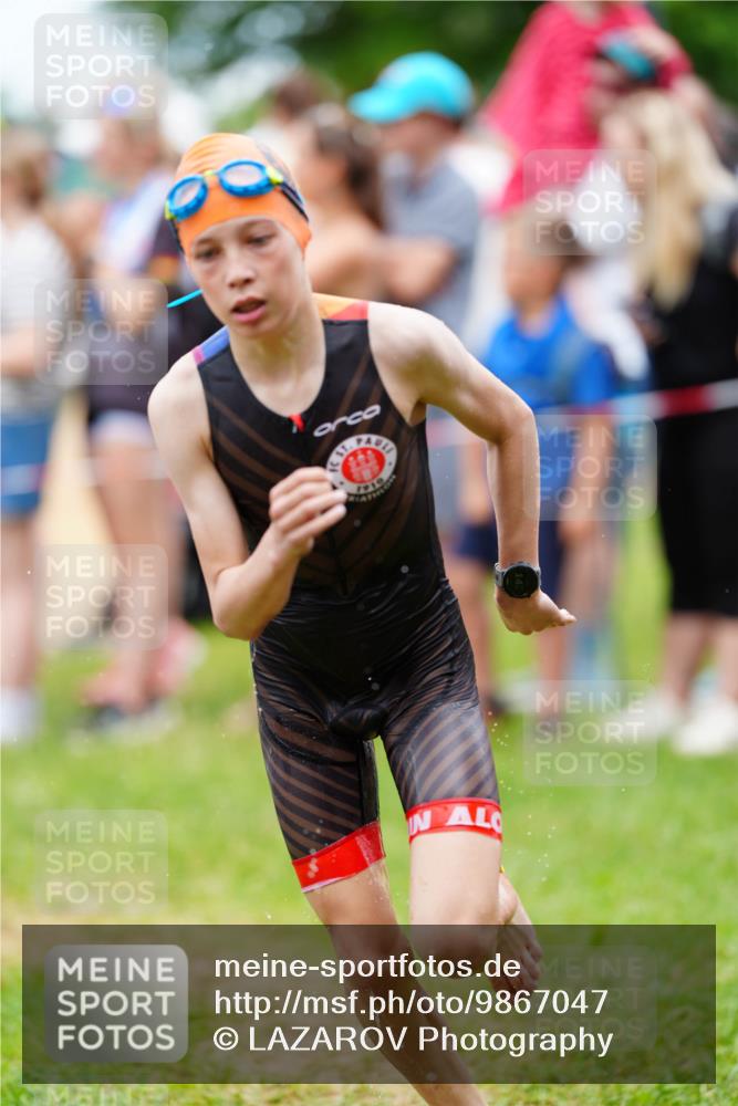 21.06.2026 - 29. Vierlanden-Triathlon LAZAROV Photography http://msf.ph/oto/9867047 21.06.2026 14:37:28 Schwimmen 1255, 1257, 1276 meine-sportfotos.de